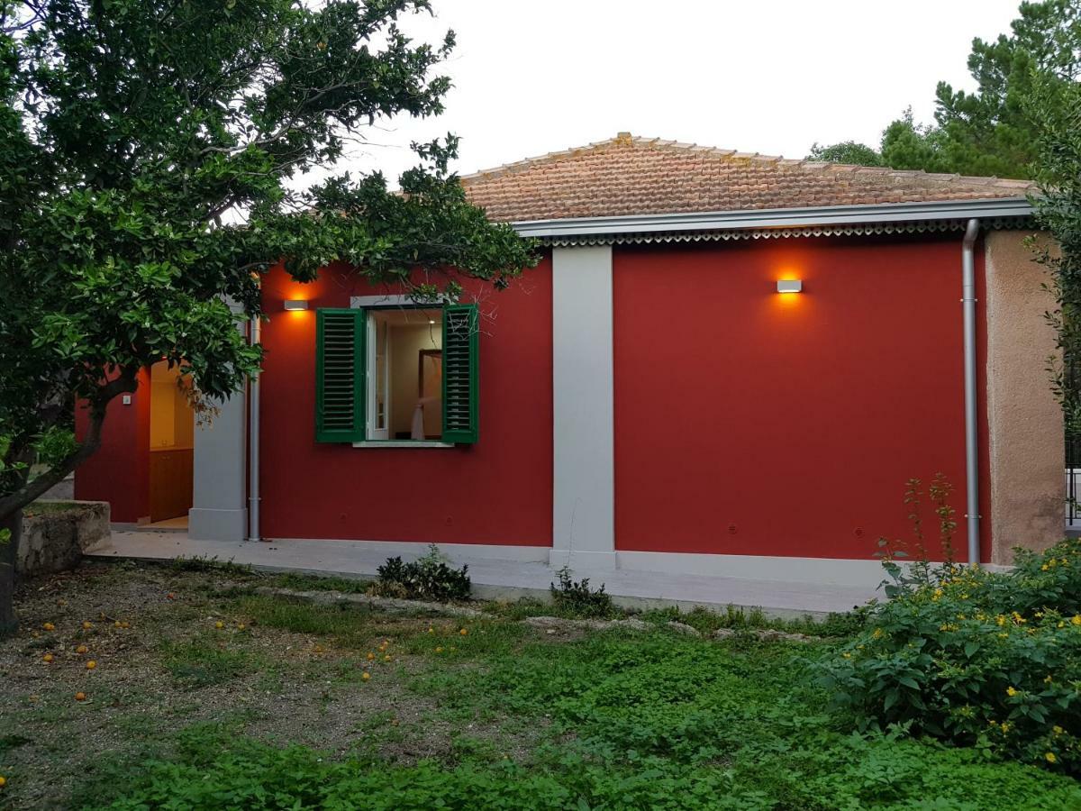 Giardino Labruto Apartment เมสซีนา ภายนอก รูปภาพ